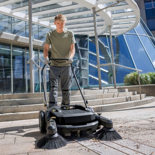 Подметальная машина Karcher KM 70/20 C 2SB Go!Further