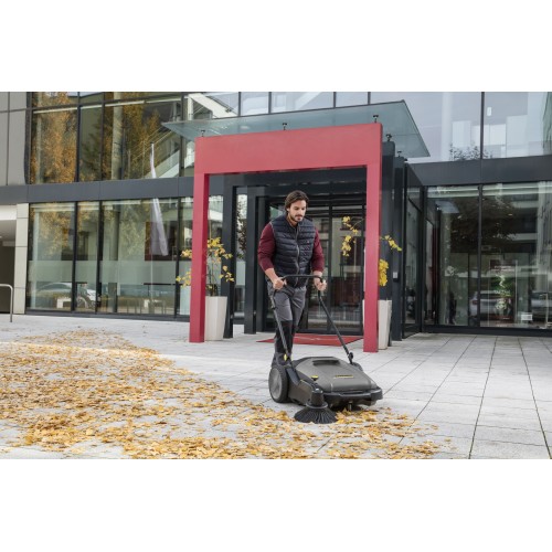 Подметальная машина Karcher KM 70/20 C