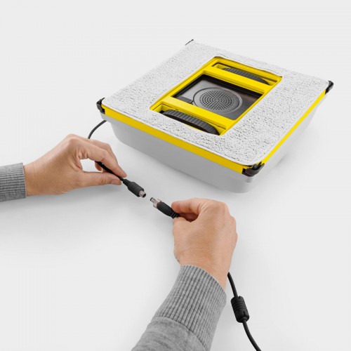 Робот-пылесос с функцией влажной уборки Karcher RCW 4